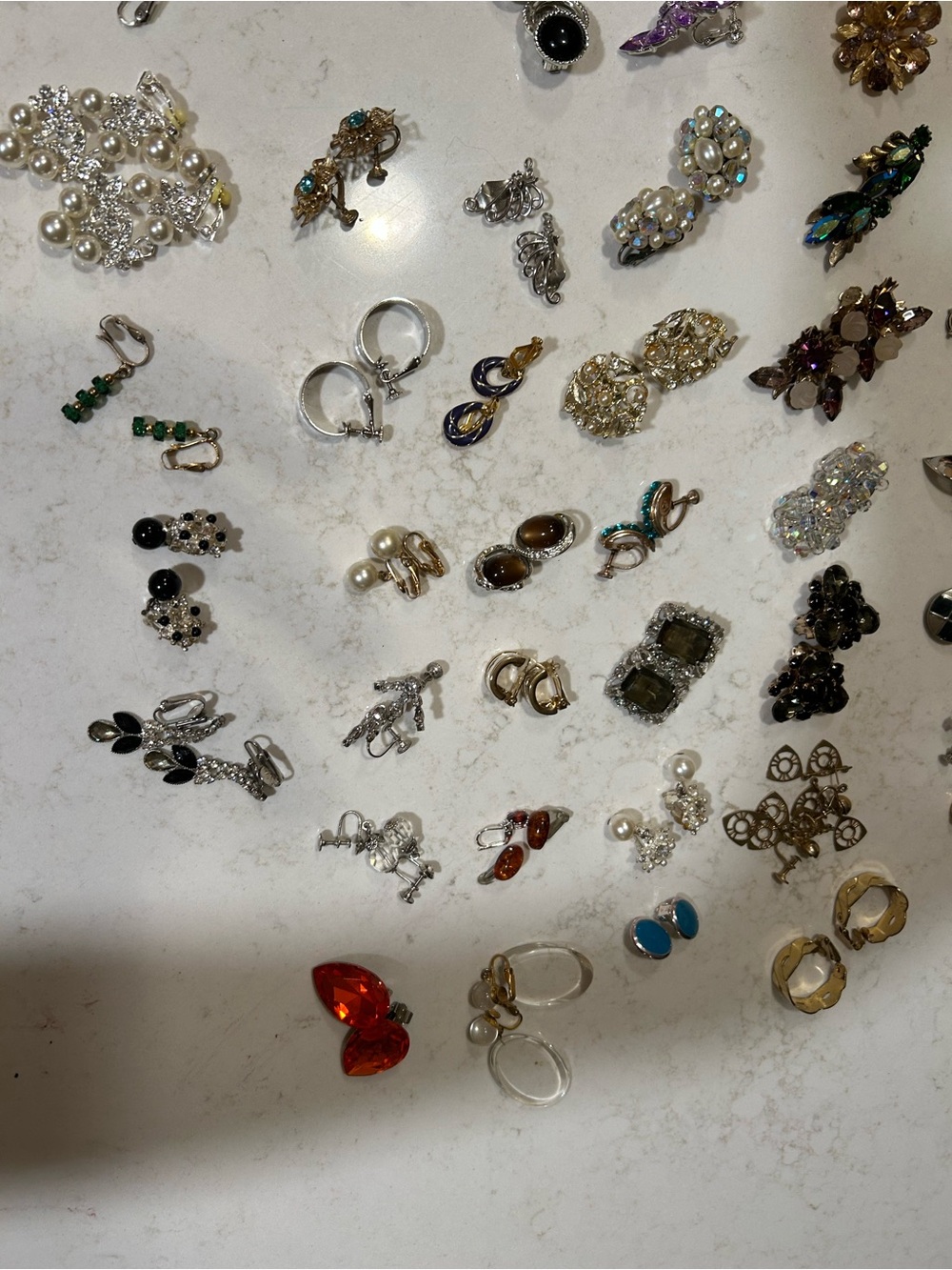 68 pairs Assorted Women’s Clip-On Earrings Mixed Colors gold silver vintage - Picture 2 of 5